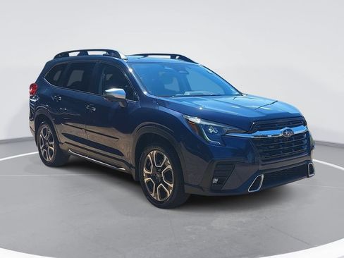 Used 2023 Subaru Ascent Touring AWD/4WD image 3
