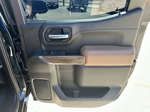 Used 2019 Chevrolet Silverado 1500 High Country w/ Technology Package image 30