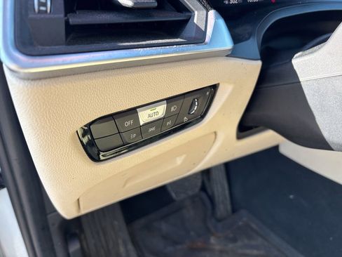 Used 2020 BMW 330i xDrive Sedan w/ Convenience Package image 18