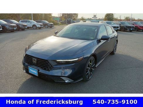 Used 2025 Honda Accord Touring image 4