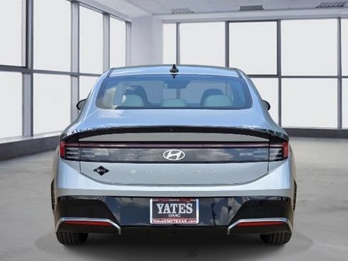Used 2025 Hyundai Sonata SEL FWD image 6
