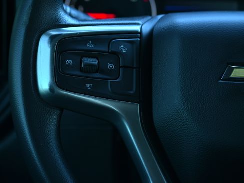 Used 2022 Chevrolet Silverado 2500 Custom w/ Custom Convenience Package image 19