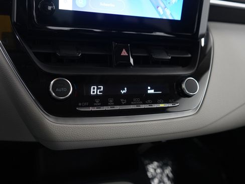 Used 2023 Toyota Corolla LE image 20