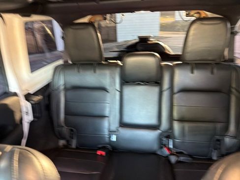 Used 2020 Jeep Wrangler Unlimited Sahara image 24