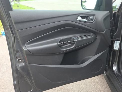 Used 2017 Ford C-MAX SE w/ Equipment Group 201A FWD image 24