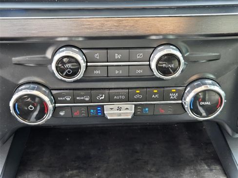 Certified 2023 Ford F250 Lariat w/ Lariat Ultimate Package AWD/4WD image 17