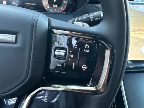 New 2026 Land Rover Range Rover Velar Dynamic SE image 30