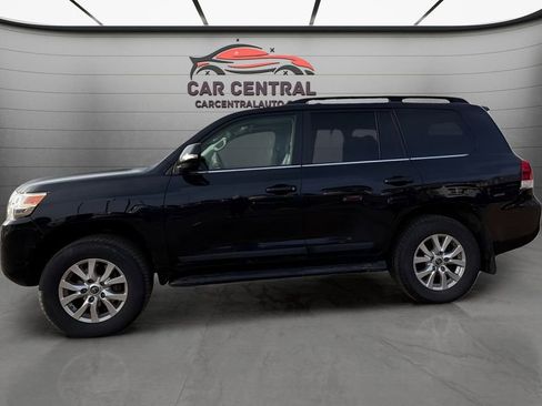 Used 2016 Toyota Land Cruiser w/ Four Season Floor Mat Package image 2