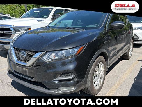 Used 2021 Nissan Rogue Sport SV FWD image 1