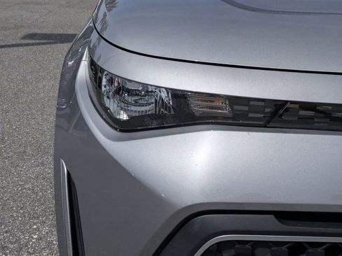 Used 2023 Kia Soul LX w/ LX Technology Package FWD image 9