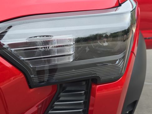 Used 2024 Toyota Tacoma TRD Off-Road AWD/4WD image 32