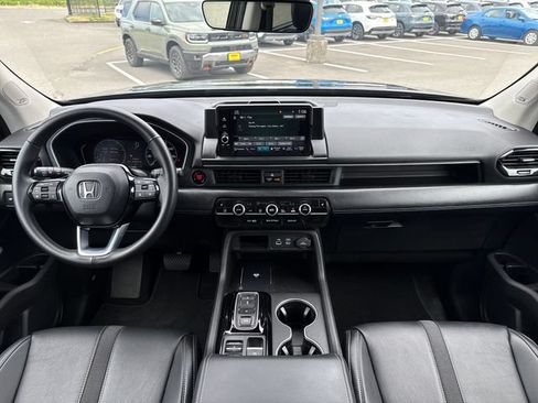 Used 2023 Honda Pilot Touring image 11
