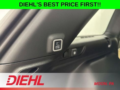 New 2025 Jeep Grand Cherokee Limited w/ Black Appearance Package AWD/4WD image 11