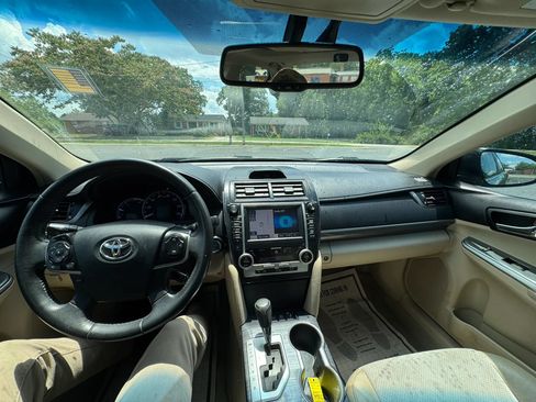 Used 2012 Toyota Camry XLE w/ Leather Pkg FWD image 20