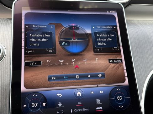 Used 2023 Mercedes-Benz GLC 300 4MATIC image 11