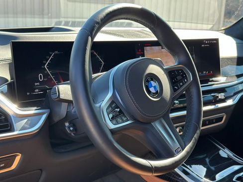 Used 2025 BMW X7 xDrive40i w/ M Sport Package image 16