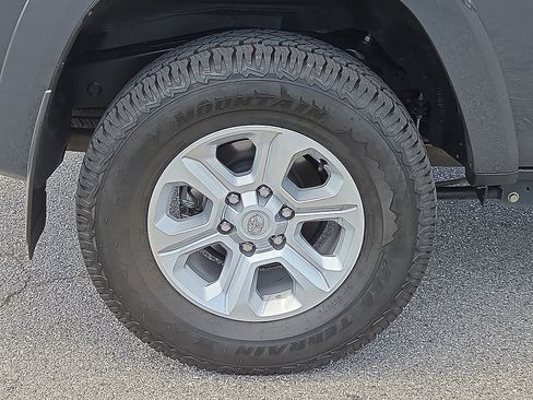 Used 2024 Toyota 4Runner SR5 AWD/4WD image 7