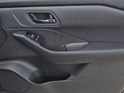 New 2026 Nissan Rogue S image 8