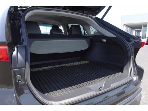 Used 2024 Toyota Venza LE AWD/4WD image 24