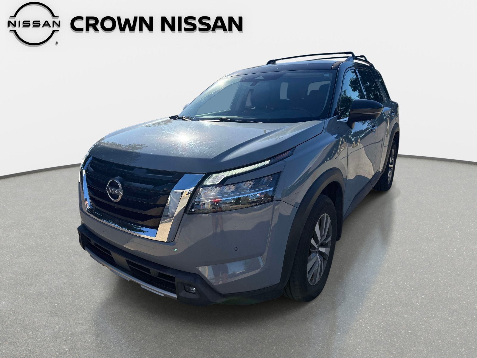 Used 2022 Nissan Pathfinder SL AWD/4WD image 1