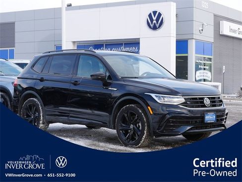 Certified 2024 Volkswagen Tiguan SE R-Line image 1