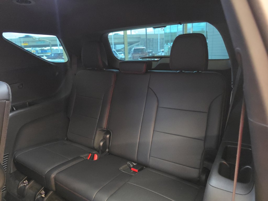 Used 2025 Chevrolet Traverse RS w/ LPO, Floor Liner Package FWD image 48