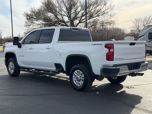 Used 2022 Chevrolet Silverado 2500 LT w/ Convenience Package AWD/4WD image 5