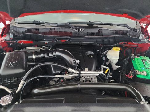 Used 2018 RAM 1500 Classic SLT AWD/4WD image 30