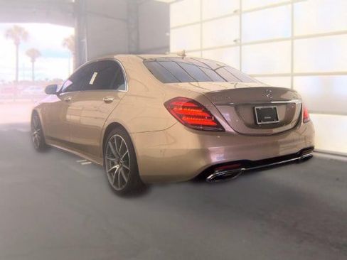 Used 2019 Mercedes-Benz S 560 Sedan image 3