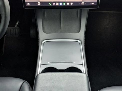 Used 2022 Tesla Model Y Long Range AWD/4WD image 26