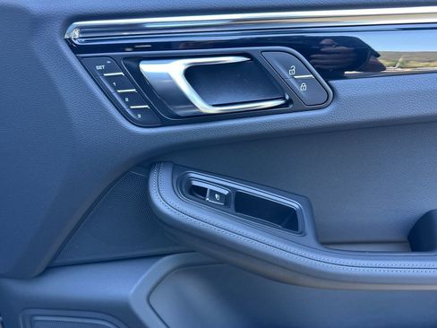 New 2026 Porsche Macan image 20