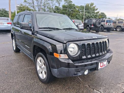 Used 2012 Jeep Patriot Latitude AWD/4WD image 3