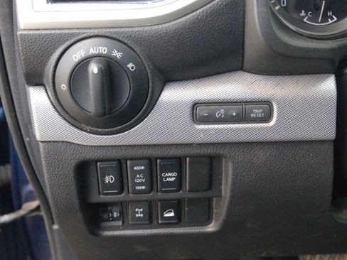 Used 2017 Nissan Titan PRO-4X AWD/4WD image 17