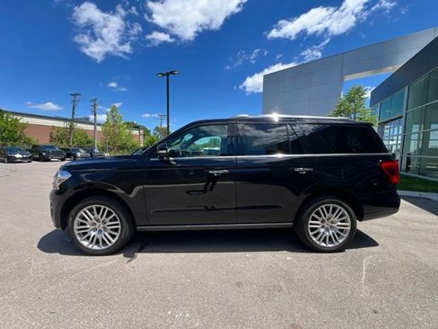 Used 2024 Ford Expedition Limited AWD/4WD image 8