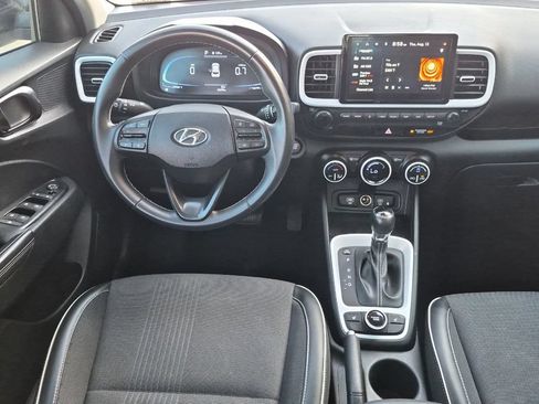 Used 2023 Hyundai Venue Limited FWD image 14