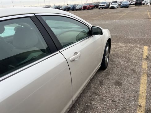 Used 2010 Chevrolet Malibu LT image 16