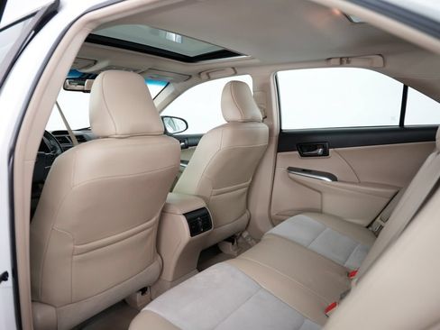 Used 2012 Toyota Camry XLE w/ Leather Pkg FWD image 39