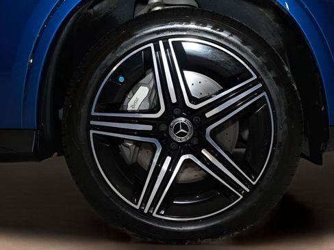 Used 2024 Mercedes-Benz GLC 300 4MATIC w/ AMG Line image 40