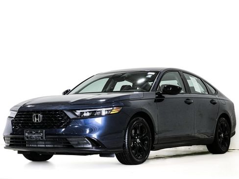 Used 2025 Honda Accord SE image 3