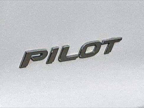 Used 2020 Honda Pilot Touring image 30