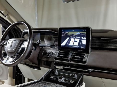 Used 2020 Lincoln Navigator Black Label w/ Cargo Convenience Package image 20