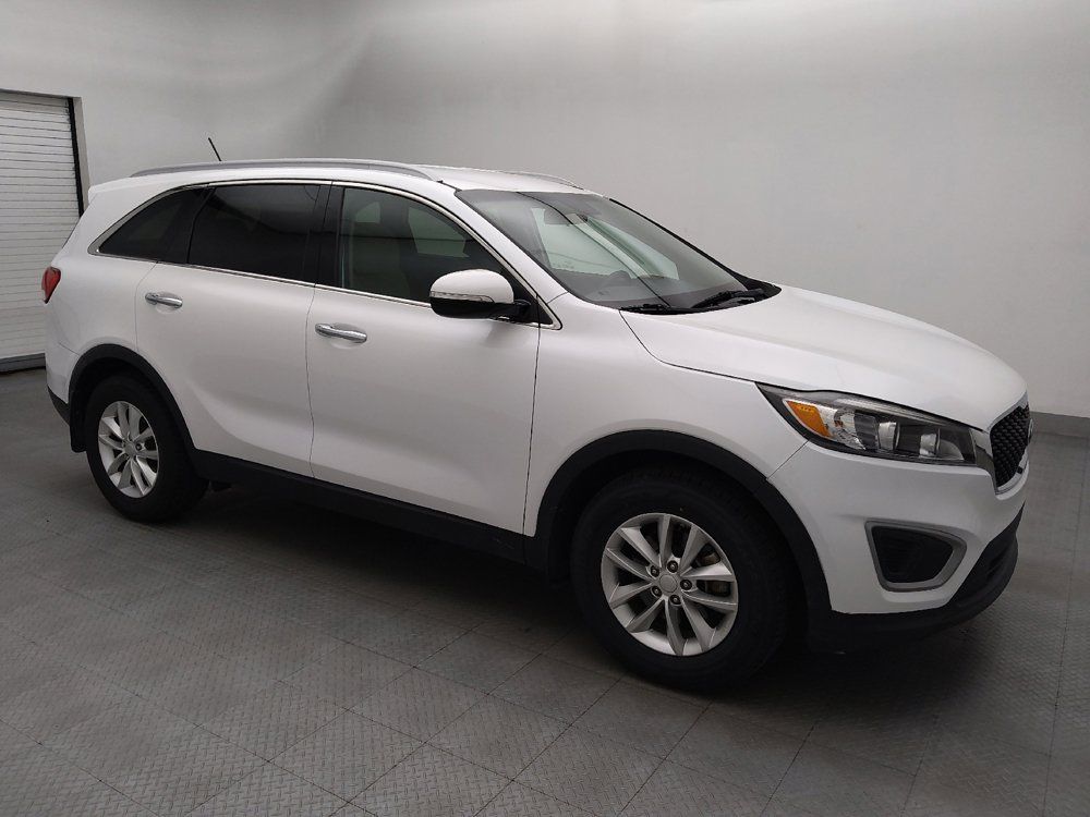 Used 2017 Kia Sorento FWD image 11