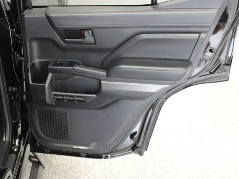 Used 2026 Toyota 4Runner SR5 AWD/4WD image 32