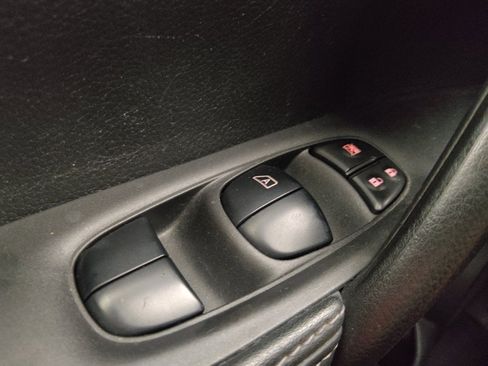 Used 2020 Nissan Rogue Sport S FWD image 27