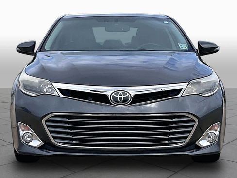 Used 2014 Toyota Avalon Limited w/ Technology Package FWD image 4