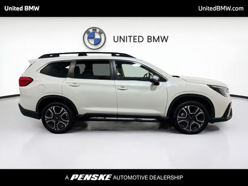 Used 2023 Subaru Ascent Limited w/ Technology Package AWD/4WD image 4