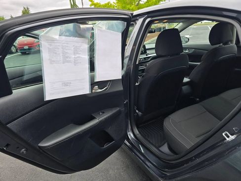 Used 2019 Kia Forte LXS FWD image 9