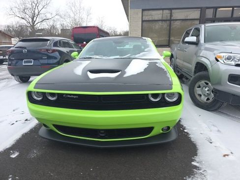 Used 2023 Dodge Challenger R/T w/ T/A Package image 2