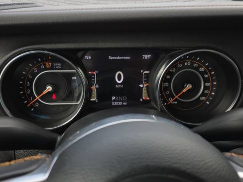 Used 2022 Jeep Gladiator Overland AWD/4WD image 18