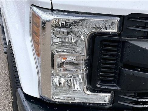 Used 2019 Ford F250 XL w/ Power Equipment Group image 30